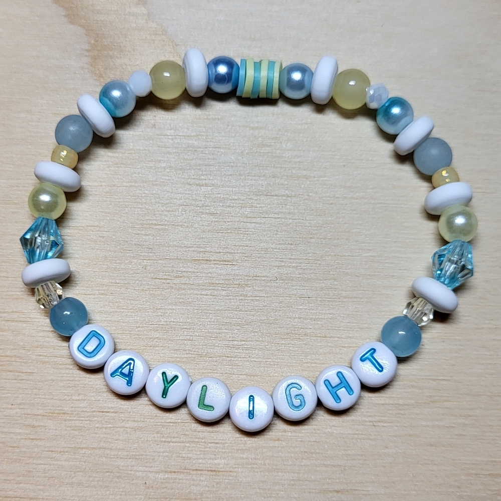 Daylight- Taylor Swift Friendship Bracelet, Size 7"